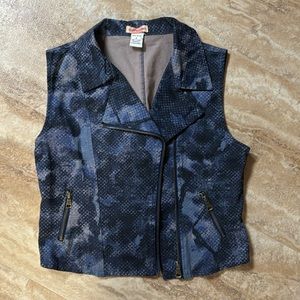 Body Central Blue Snake Skin Design Vest Size Small